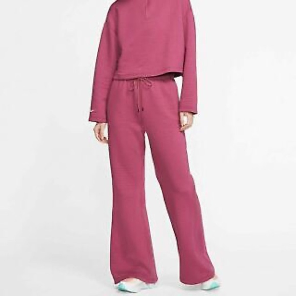 Nike Women’s Sportswear Tech Wide Leg Flare Fleece in rose
